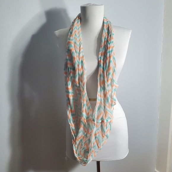 Scarf - Picture 1 of 3